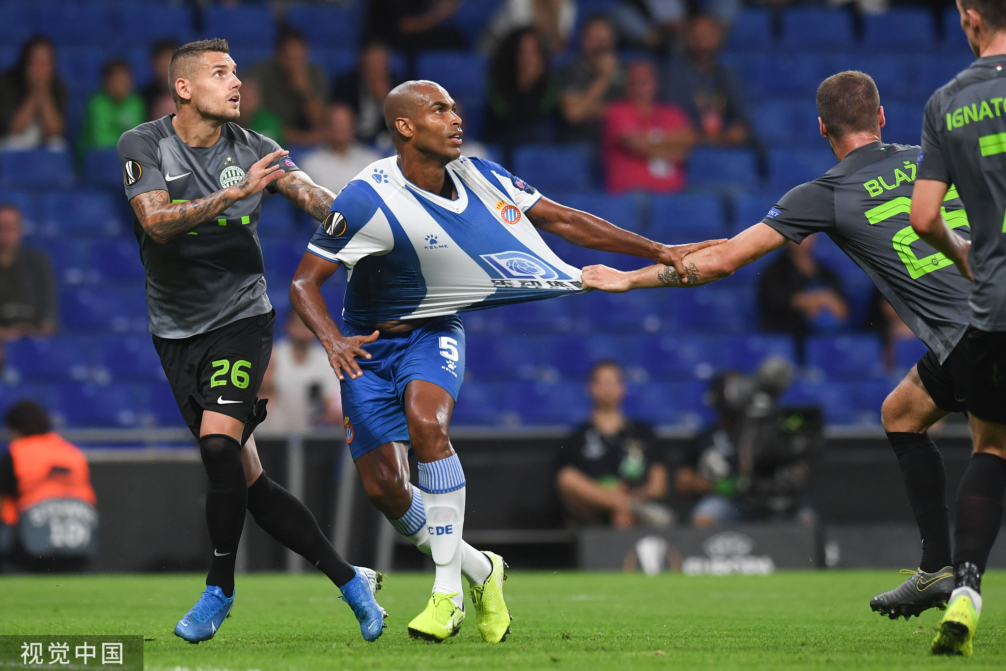 包含欧联倒计时，成都蓉城赛后防线松动，细节引发关注，态度坚定，控场能力受关注的词条