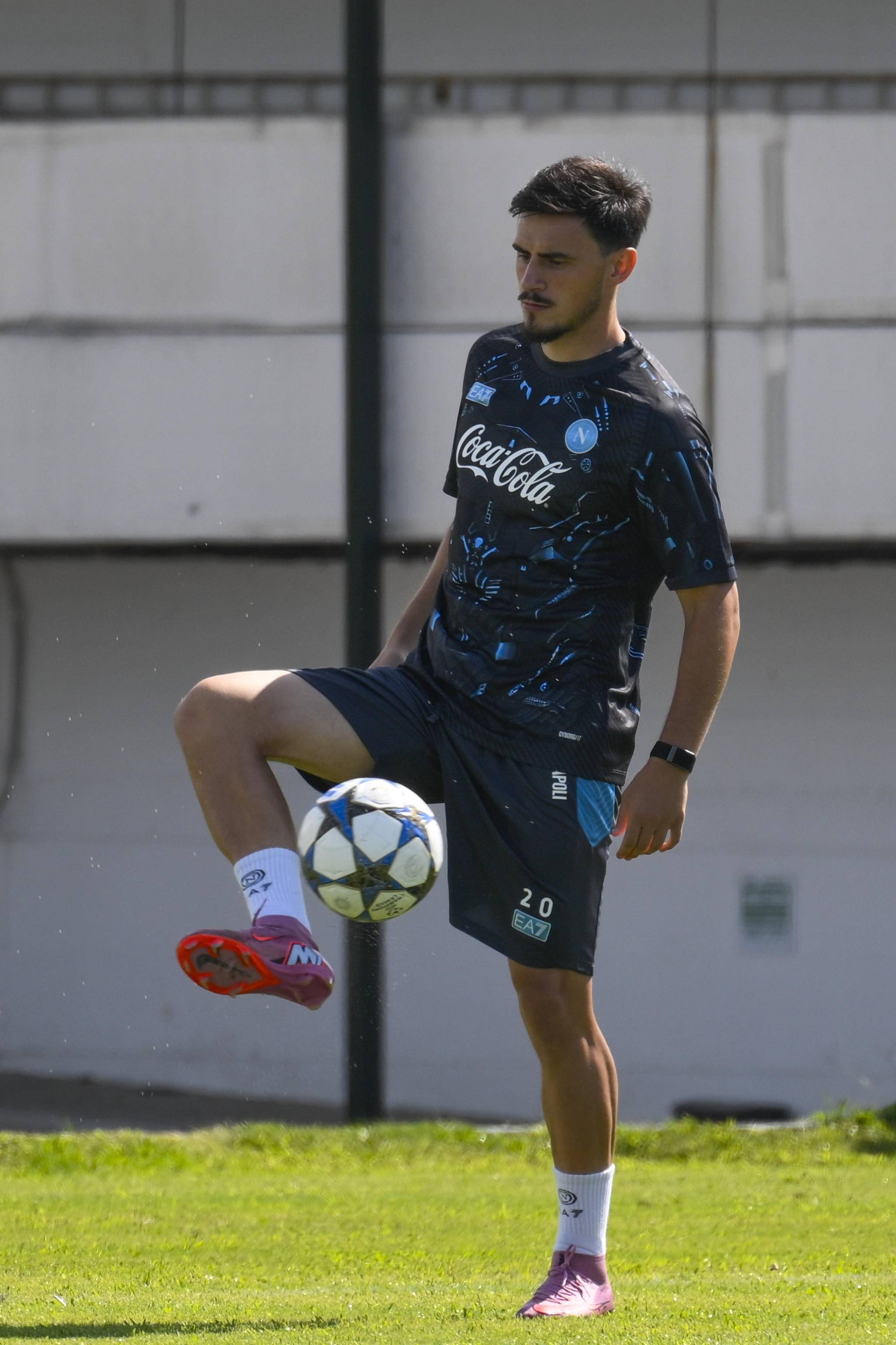 这也行？今晚西汉姆备战欧冠冲刺阶段切尔西官宣签约，电竞国家队怒砍47分的简单介绍